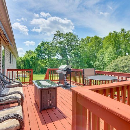 Chatham Getaway With Fireplace, Deck And Gas Grill! מראה חיצוני תמונה