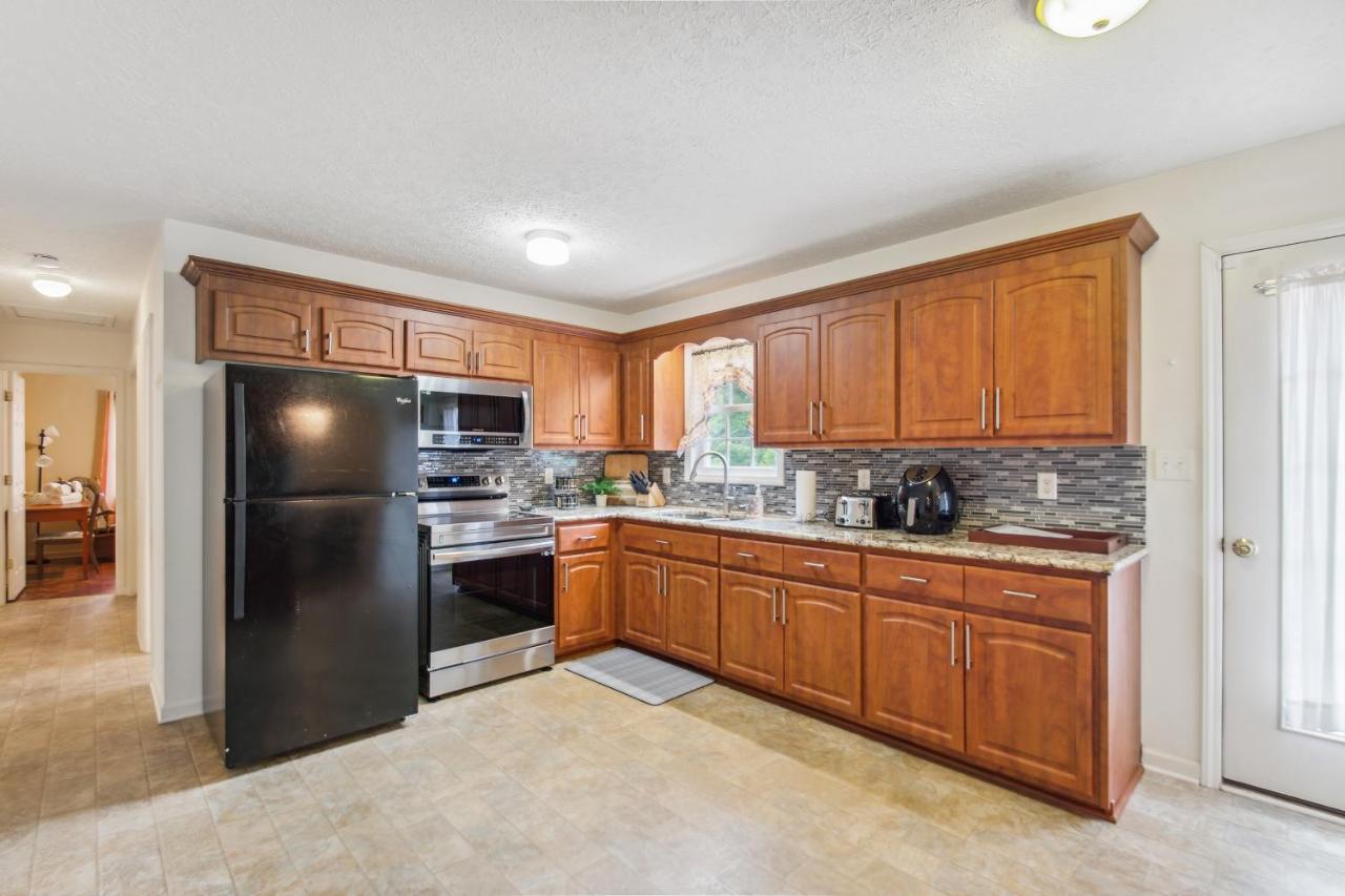 Chatham Getaway With Fireplace, Deck And Gas Grill! מראה חיצוני תמונה