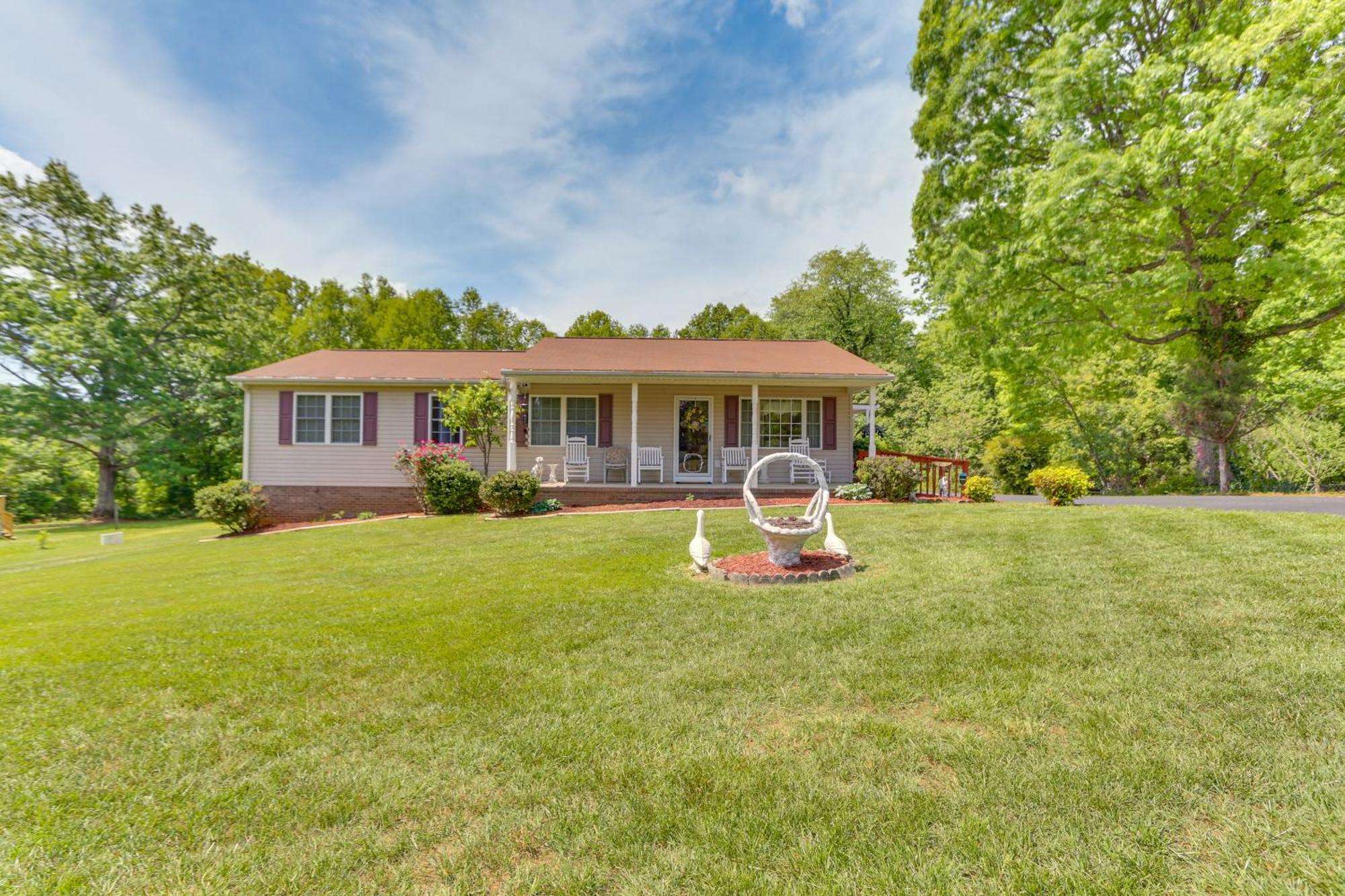 Chatham Getaway With Fireplace, Deck And Gas Grill! מראה חיצוני תמונה