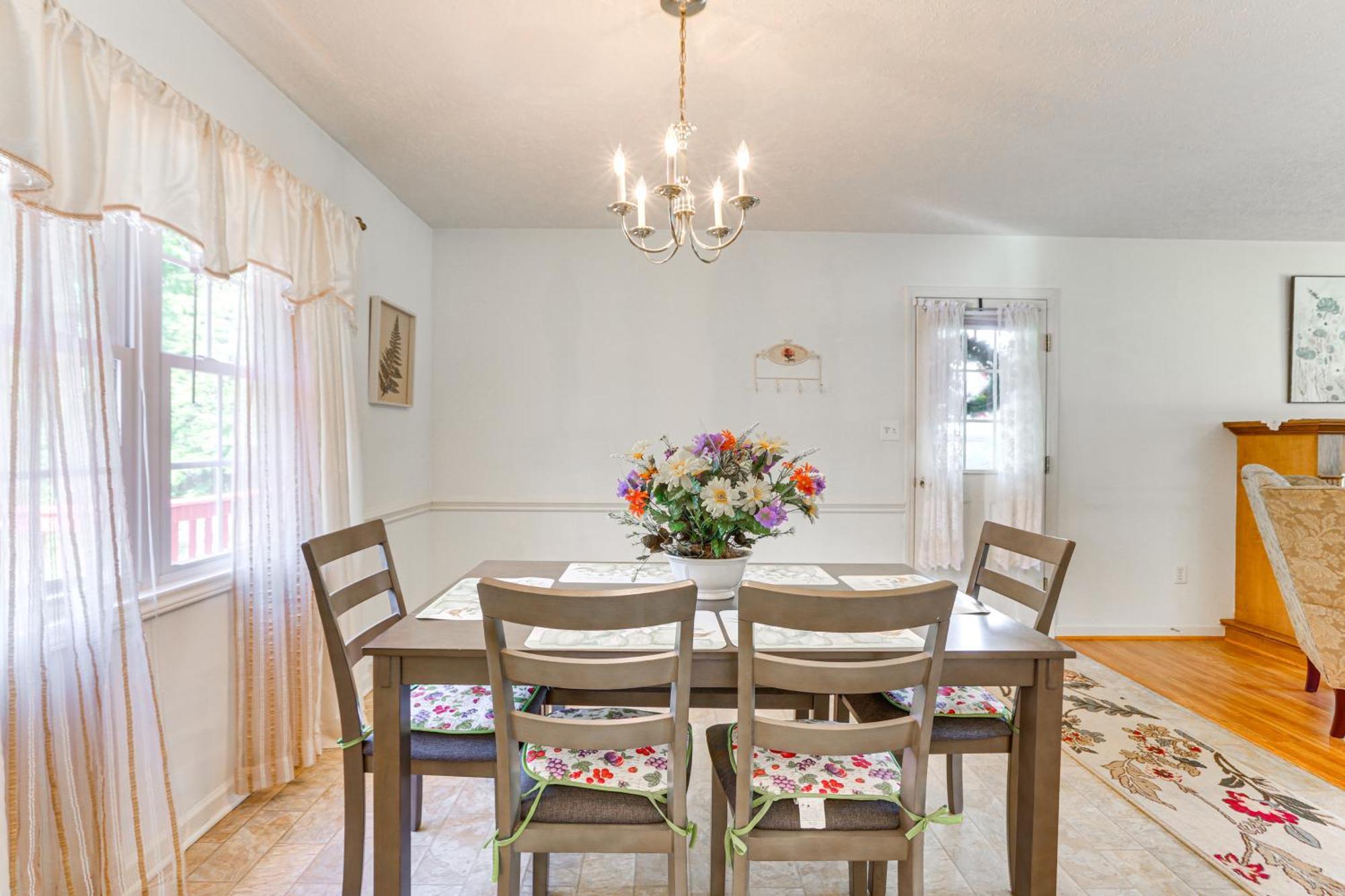 Chatham Getaway With Fireplace, Deck And Gas Grill! מראה חיצוני תמונה